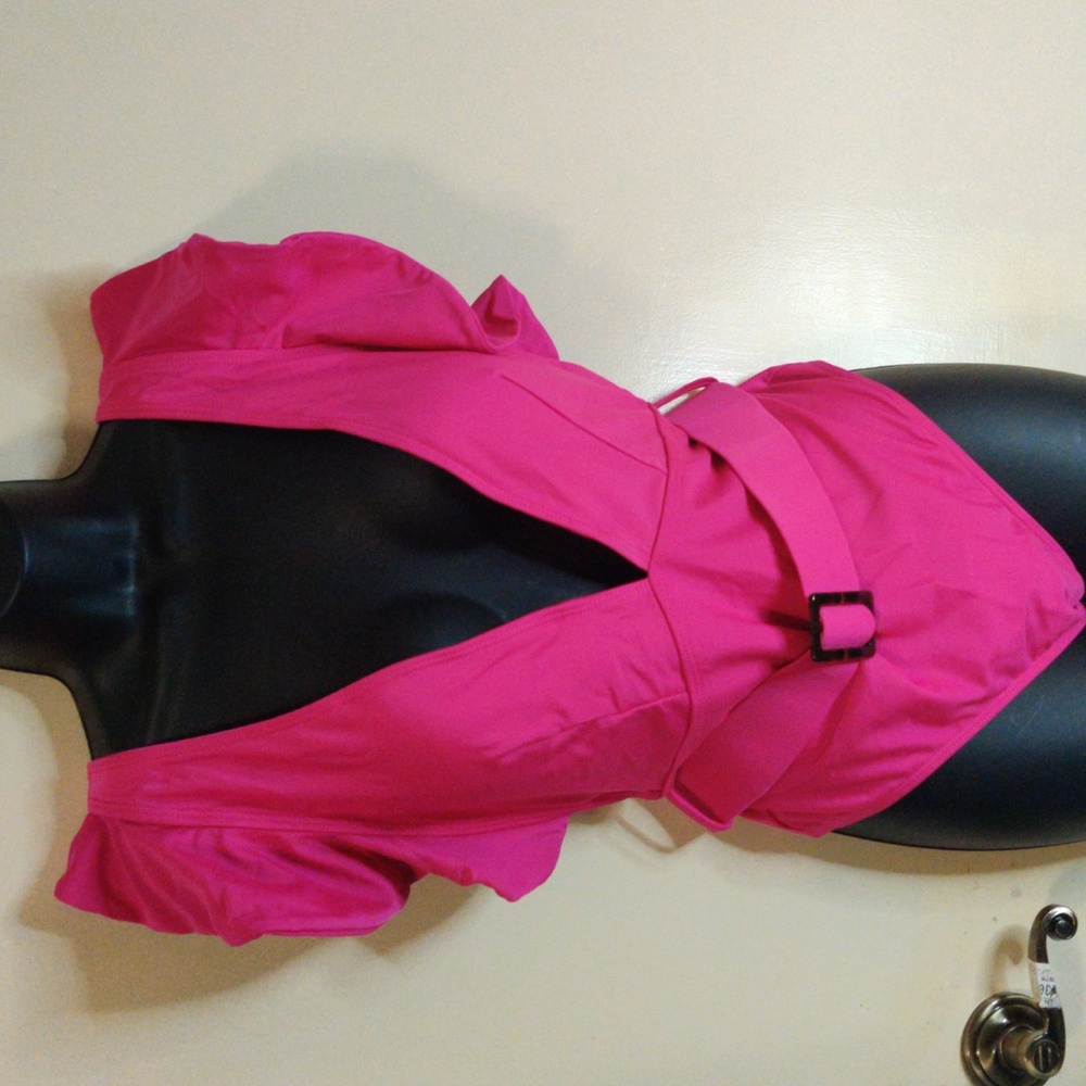 Avanova Pink Buckle One Piece Swimsuit NWT Beach Summer Vacation Resort